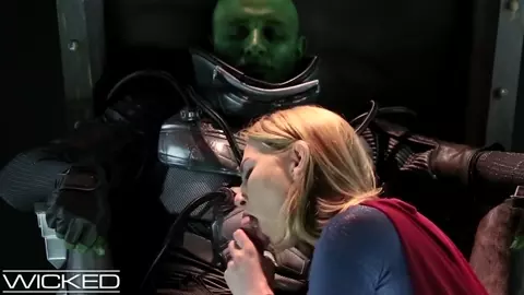 WICKEDPARODIES - SUPERGIRL SEDUCES BRANIAC INTO ANAL SEX